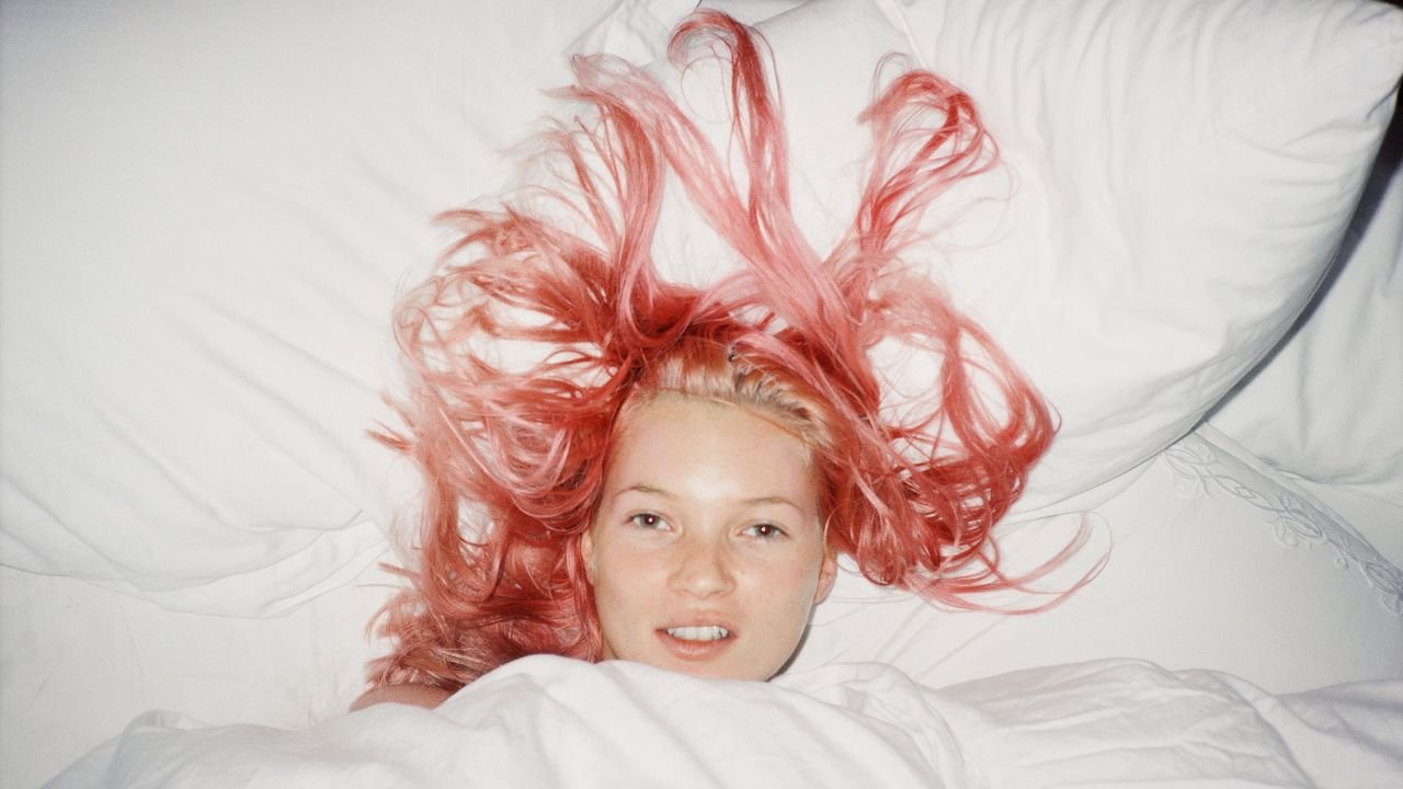 Juergen-Teller,-Young-Pink-Kate-London-1998