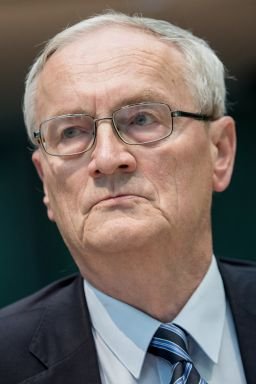 01 October 2015, Berlin: August Hanning, former president of the Federal Intelligence Service, appears as a witness before the NSA investigative committee in the Bundestag in Berlin.