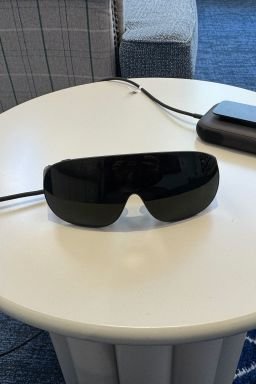 Meta-VR-Glasses.jpg