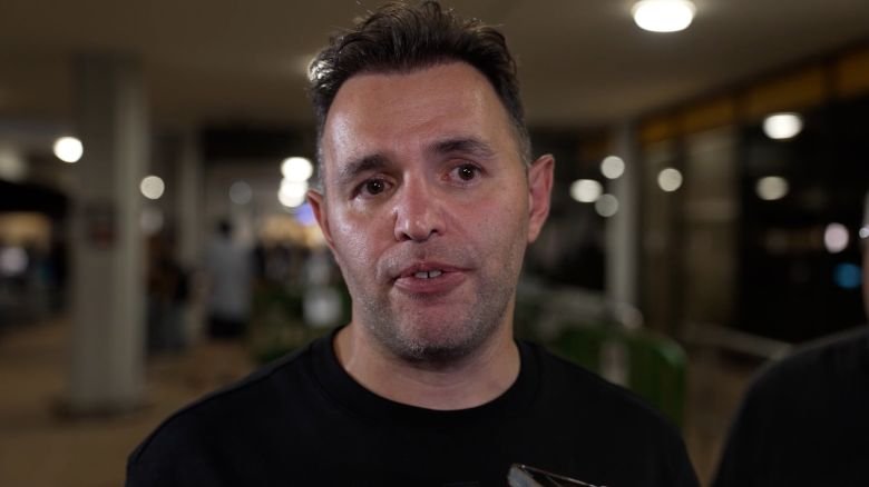 CNN's Jeremy Diamond speaks with Dr. Shota Musaev, a passenger who says he and others helped restrain the attacker and aid a wounded pilot after the Flydubai aircraft rapidly lost altitude during the incident.