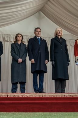 The Diplomat. (L to R) Nana Mensah as Billie Appiah, Keri Russell as Kate Wyler, Rufus Sewell as Hal Wyler, Allison Janney as Grace Penn, Neil Pearson as Fitzwilliam, Bradley Whitford as Todd Penn in episode 401 of The Diplomat. Cr. Nick Wall/Netflix © 2026